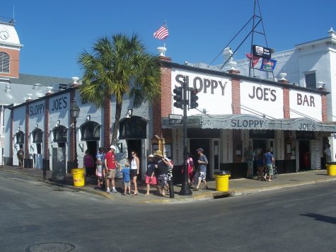 HANG WITH HEMINGWAY: While you can’t technically hang with Hemingway, you can still eat at one of his frequented spots, Sloppy Joe’s. Located right in the middle of Duval Street, it’s a perfect meal stop during your adventures!