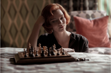 ROUGH TIMES: Despite being incredibly talented at Chess, the stress that results from it leads Beth to abuse sedatives and alcohol, displaying a very realistic portrayal of addition. (Photo by Phil Bray/Netflix, no changes made)
