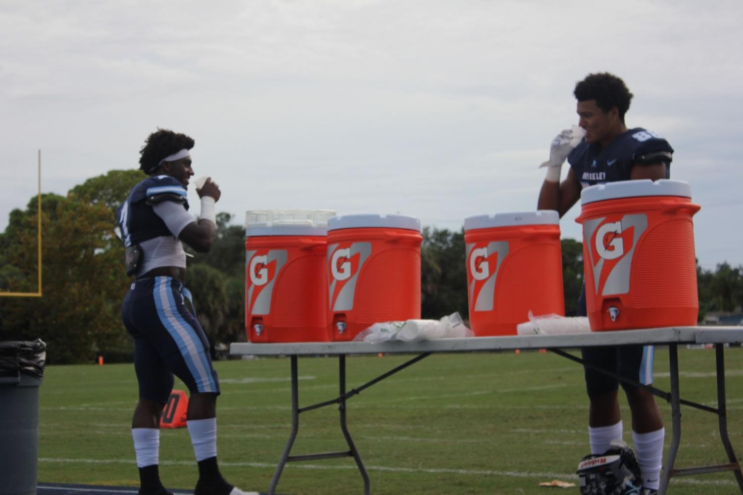 Gallery: Varsity Football & Volleyball (9/17/21)