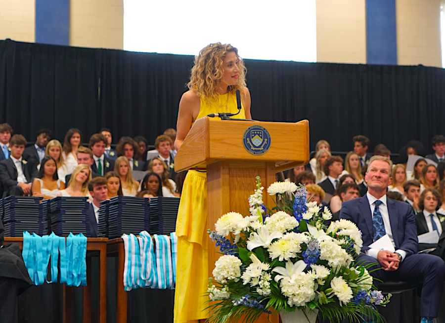 PUSH THE LIMITS: Commencement speaker Alexis Carra Girbés ’99 asked graduates to “[s]et a goal so big that you can’t achieve it until you grow into the person who can.” (Photo Credit: Meghna Bukkapatnam)