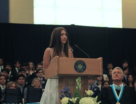POWERFUL POEM: Class Poet Jess Agran ’23 looks back on her high school experiences with a beautiful poem. (Photo Credit: Emma Colitz ’26)